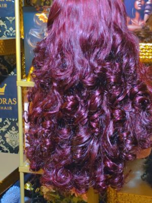 Burgunderfarbene SDD-Perücke aus peruanischem Echthaar